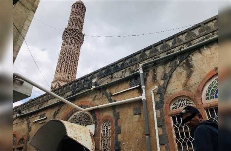 إب.. مواطنون يحبطون محاولة تنصيب إمام حوثي لأحد مساجد المدينة