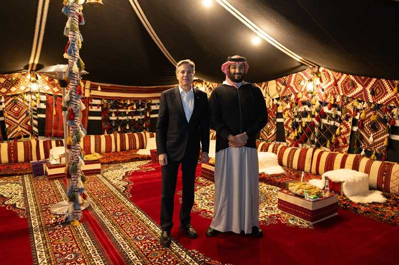 بلينكن يبحث مع "بن سلمان" ردع الهجمات الحوثية في البحر الأحمر