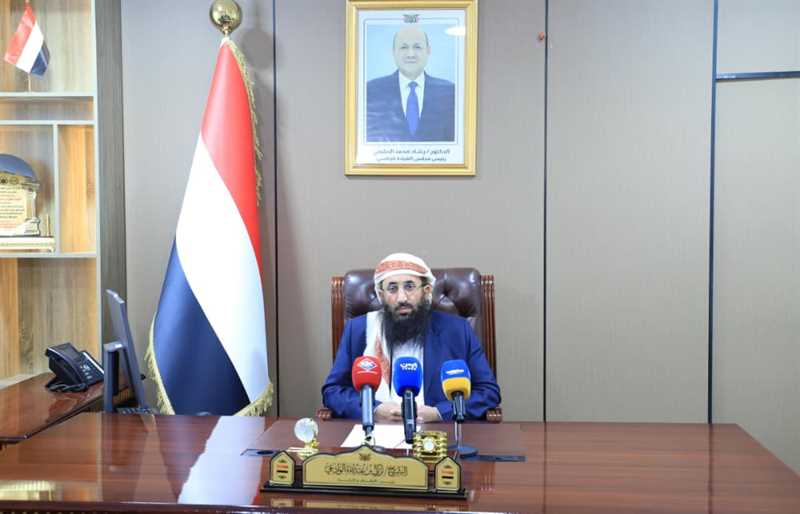 وزير الأوقاف يدعو إلى توحيد الصف الوطني والالتفاف حول مؤسسات الدولة لمواجهة التدخلات الإيرانية