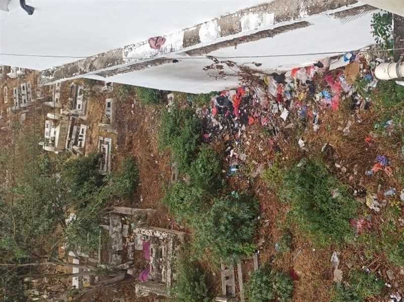 ناشطون: مقابر مدينة إب تعاني من إهمال سلطات المليشيا