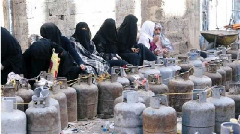 أزمة غاز مفتعلة في إب.. السكان يلجؤون للاحتطاب والحوثيون يكمّمون الأفواه
