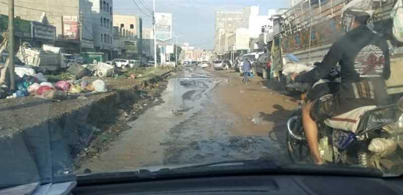 إب.. اتهامات لحوثيين بجمع أموال كبيرة من المواطنين في مدينة القاعدة بذريعة اصلاح قنوات الصرف الصحي