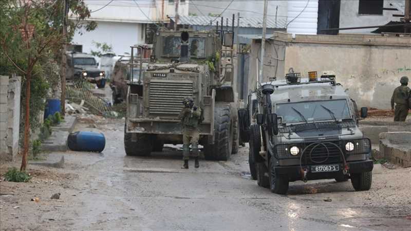 الاحتلال الإسرائيلي يعتقل 40 فلسطينياً على الأقل من الضفة