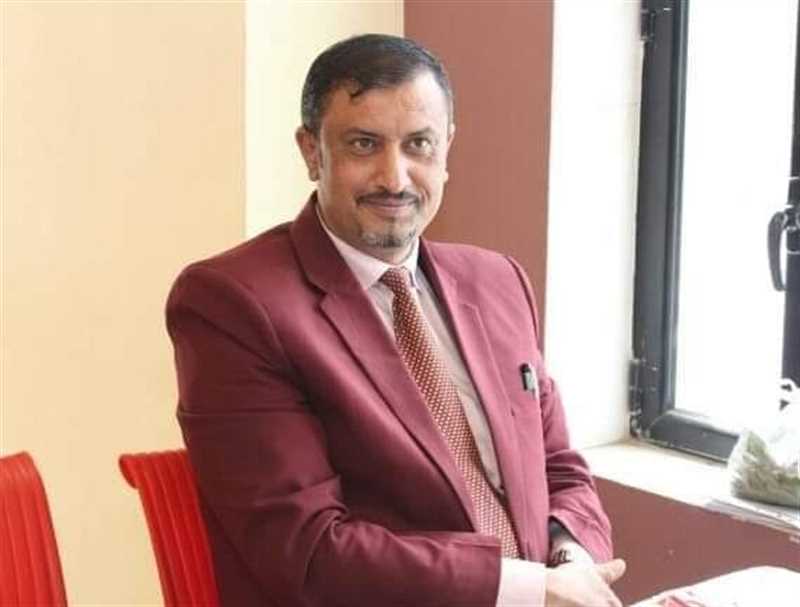 مدينة إب تودع أستاذ الفيزياء التربوي "صلاح عطران"