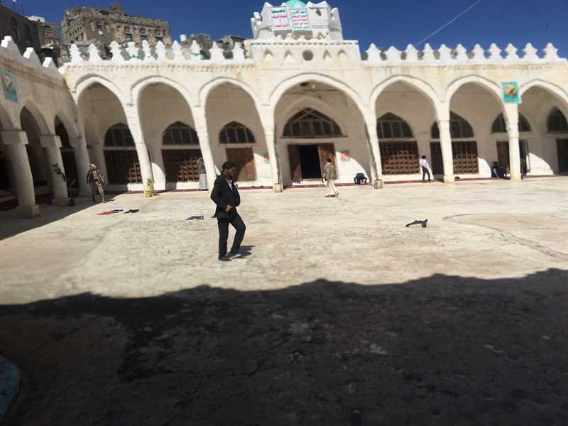 في زمن مليشيا الحوثي.. الجامع الكبير بجبلة من مدرسة لنشر العلم والوسطية إلى مركز للطائفية والتعبئة