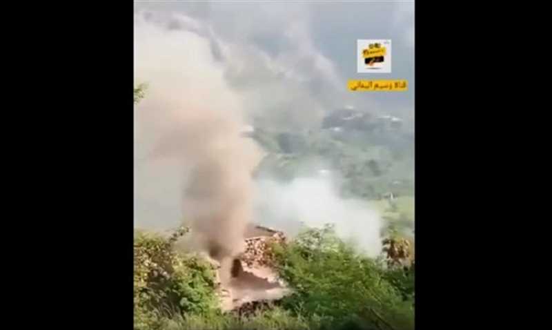 بتواطؤ حوثي..متنفذ يحرق امرأة مسنة داخل منزلها غربي إب