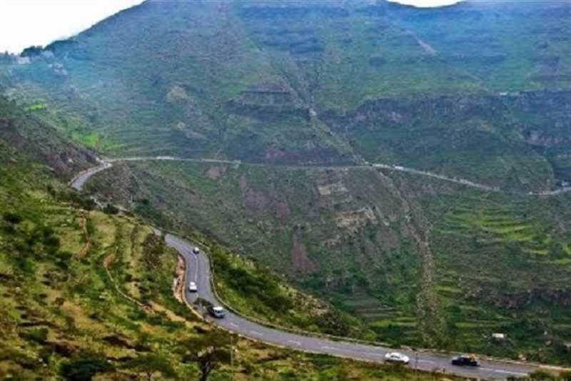 وفاة أربعة من أبناء إب في حوادث سير منفصلة