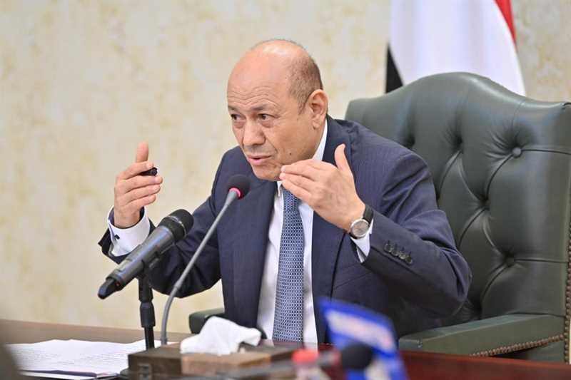 الرئيس العليمي يشدد على ضرورة إنهاء خطر وكلاء طهران في المنطقة
