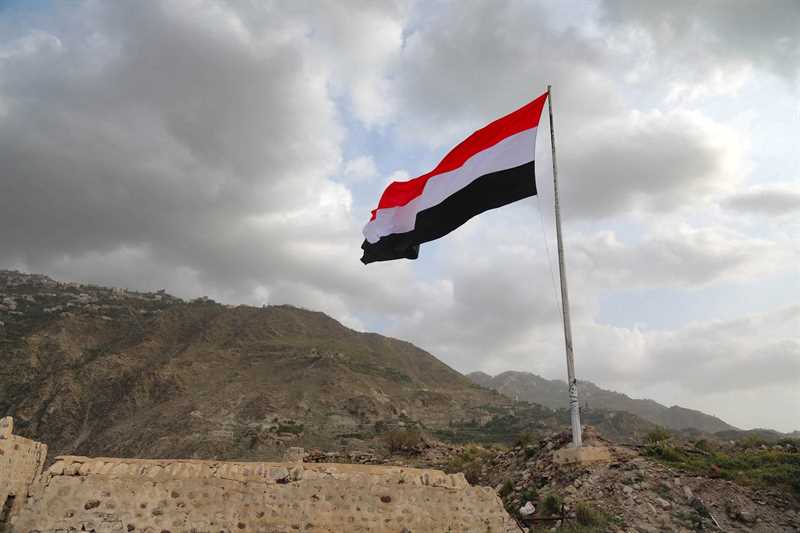 الحكومة اليمنية تدين الهجمات الإيرانية الجديدة على دولة الكويت ومملكة البحرين 