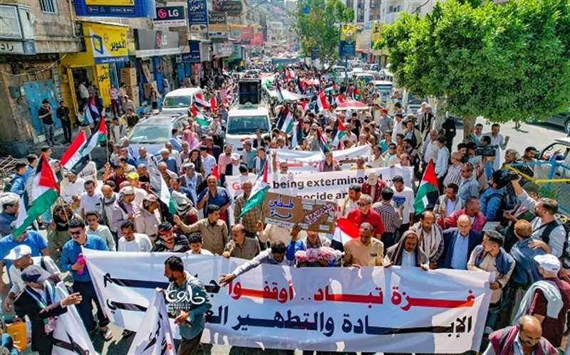 تعز.. تظاهرة حاشدة للتنديد بالجرائم الإسرائيلية في قطاع غزة