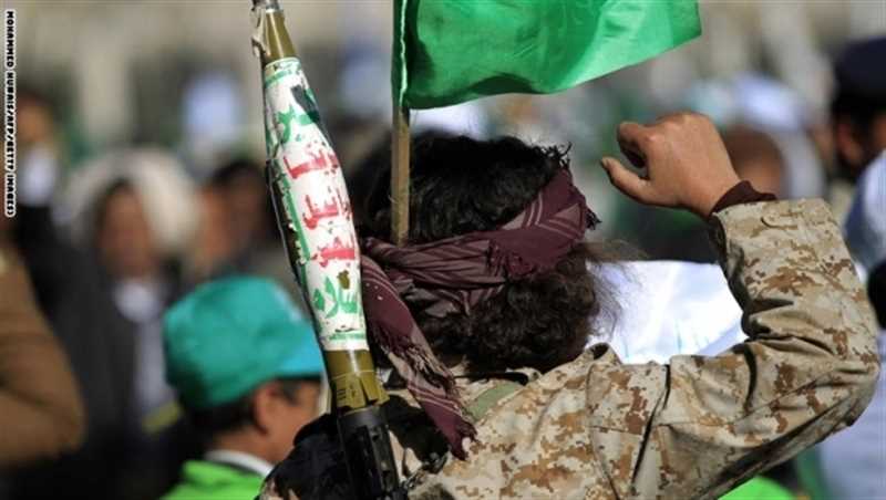 لرفضه دفع اتاوات.. متحصل ضرائب حوثي يعتدي على بائع قات في إب
