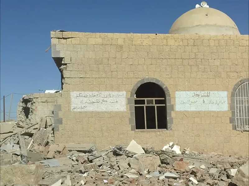 تقرير حقوقي: مليشيا الحوثي ارتكبت نحو 4.9 جريمة واعتداء بحق رجال الدين ودور العبادة