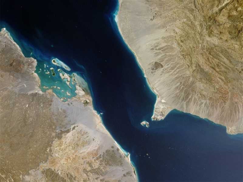البحرية البريطانية: تفجير محتمل وطائرات مُسيّرة في باب المندب قُبالة سواحل اليمن