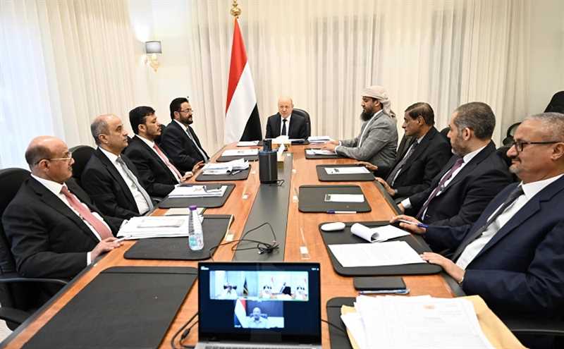 الرئاسي اليمني يؤكد رفض اليمن استخدام أراضيها لهجمات إرهابية بالوكالة عن النظام الإيراني