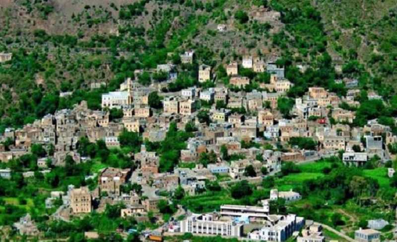 مجهولون يُفجّرون قنبلة في سيارة تربوي جنوبي إب