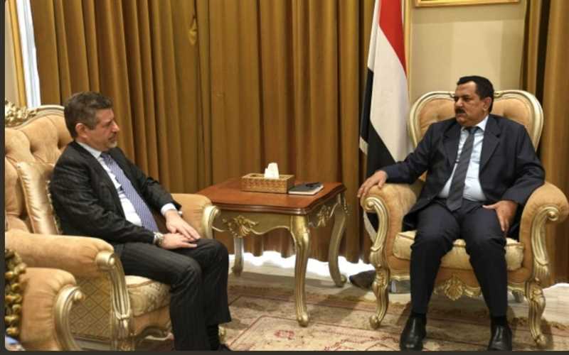 اليمن..وزير الدفاع يدعو واشنطن إلى تطبيق قرار تصنيف الحوثيين منظمة إرهابية بشكل صارم
