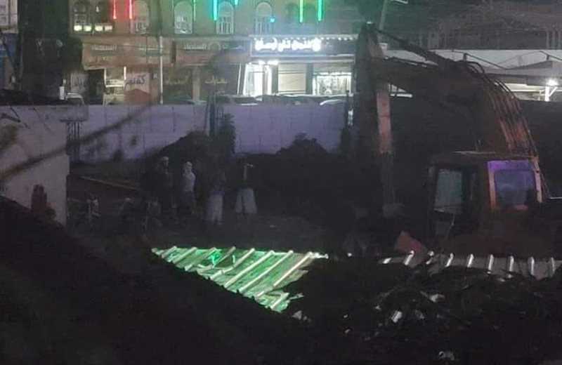 قيادي حوثي يواصل السطو على أرضية تاجر بمدينة إب