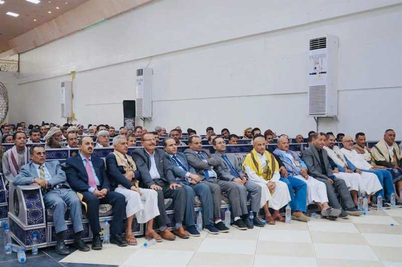 أبناء إب يشددون على الاصطفاف الوطني وتعزيز التلاحم بين الجيش والمقاومة لاستكمال تحرير اليمن
